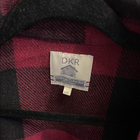 Women's Red and Black Checkered Utility Jacket - Picture 3 of 3